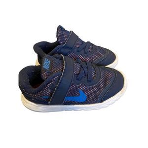 Nike toddler boys/Nike flex/navy blue sneakers, size 9 ￼